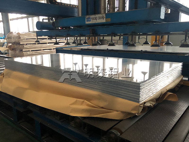 明泰铝业直销门板料_雕刻用5m52铝板_原厂质保